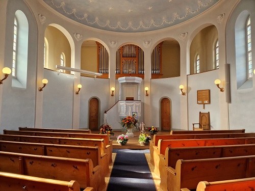 Die reformierte Kirche in Landquart, in welcher ich heute an einer Beerdigung singen durfte.